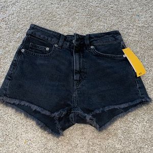 H&M black cut off shorts NWT